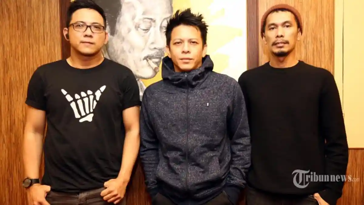 Download Lagu MP3 NOAH - Andaikan Kau Datang, Ada Lirik, Chord Kunci Gitar dan Video Klip