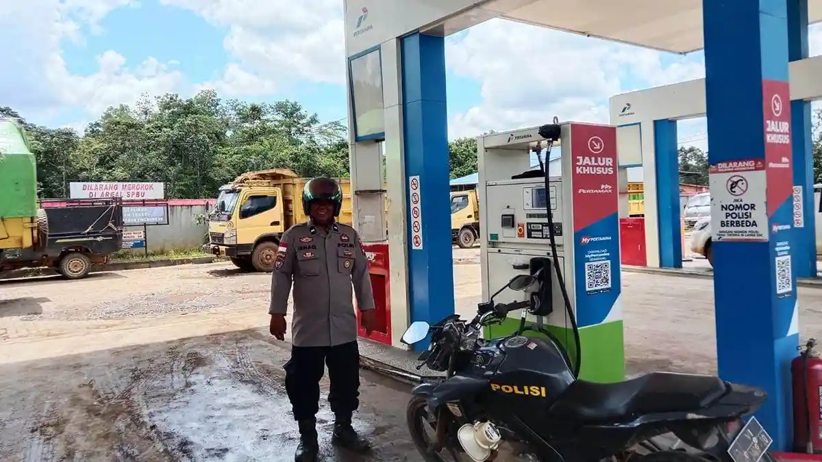 Polsek Toba Cek Langsung Stok BBM di SPBU Balai Belungai Sanggau, Pasokan Aman