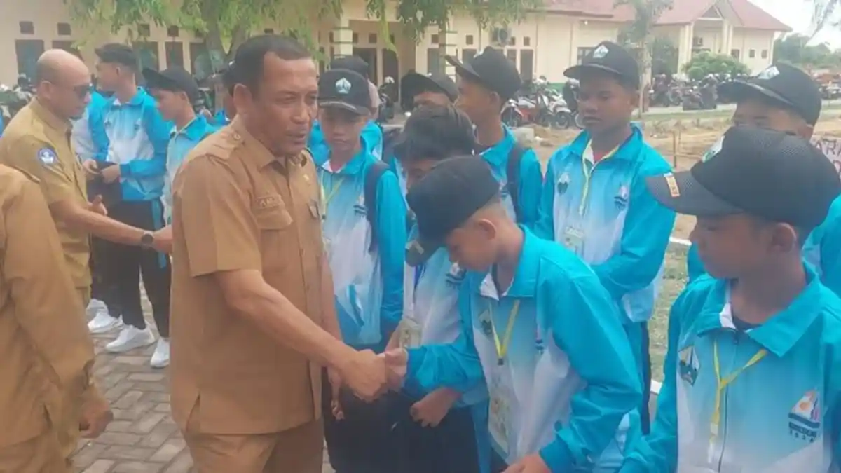 Tim Gala Siswa SMP Bireuen Dilepas Berlaga Tingkat Aceh, Ini Pesan Sekretaris Disdikbud