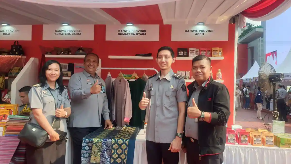 Kanwil Kemenkumham Sumut Perlihatkan Kain Songket Kabupaten Batubara di Festival Merek 2023