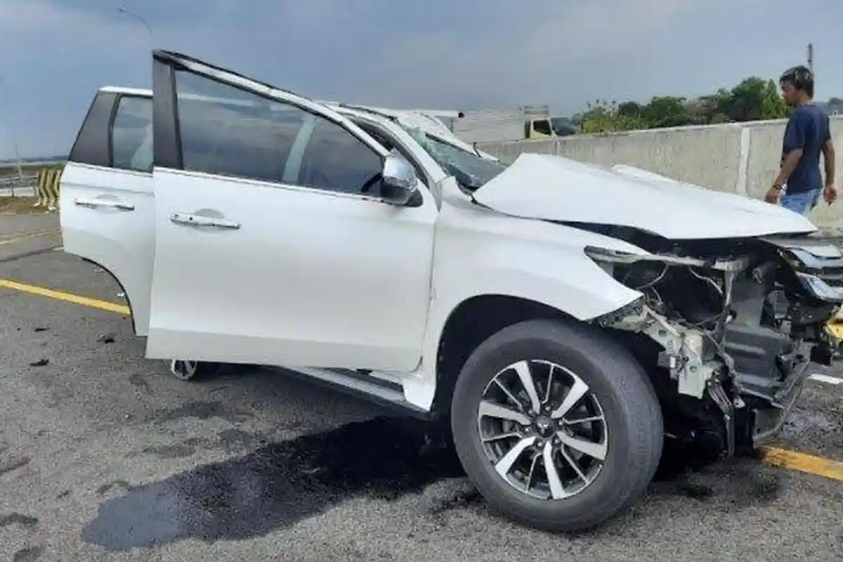 Vanessa Angel, Anak & Suami Kecelakaan di Tol Jombang, Mobil Hancur: 2 Orang Dikabarkan Tewas