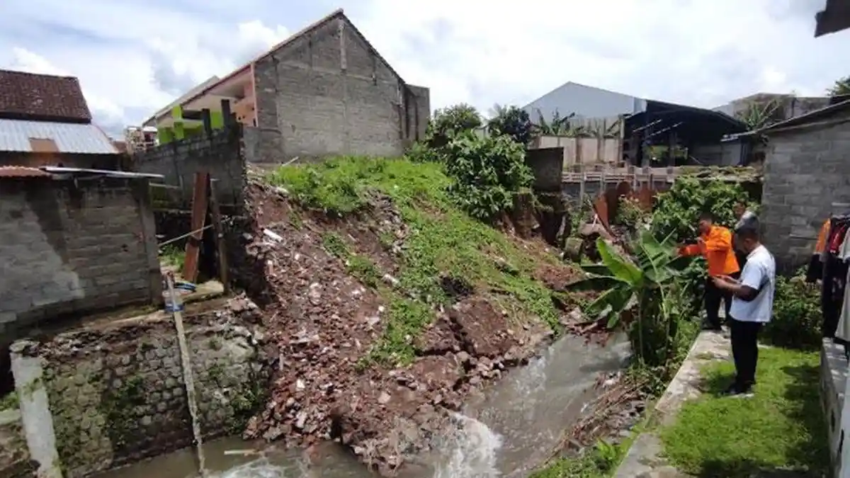 Talud di Desa Gedog Blitar Longsor, Warga Sekitar Dibuat Was-was: Tak Bisa Tidur saat Hujan Deras