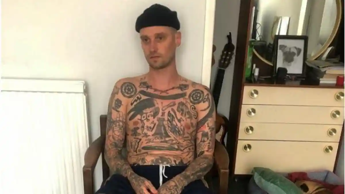 Menato Diri Sendiri Setiap Hari, Seorang Pria di London Bosan Saat Jalani Isolasi Ketika Lockdown