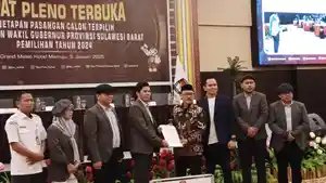 Rapat-pleno-penetapan-gubernur-dan-wakil-gubernur-Sulbar-terpilih-di-Ballroom-Grand-Maleo-Hotel.jpg