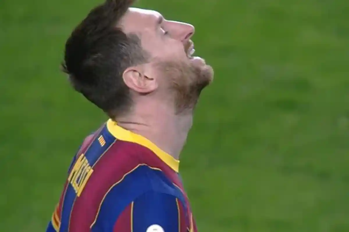 TERUNGKAP! Inilah Kalimat yang Dilontarkan Messi kepada Wasit Setelah Dicuekin