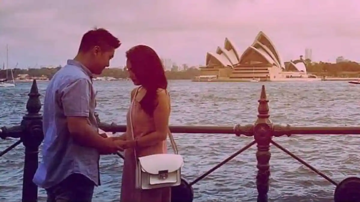 Ayu Ting Ting Peluk Mesra Boy William, Malah Pada Salah Fokus ke Baju yang Gak Pernah Ganti Ini