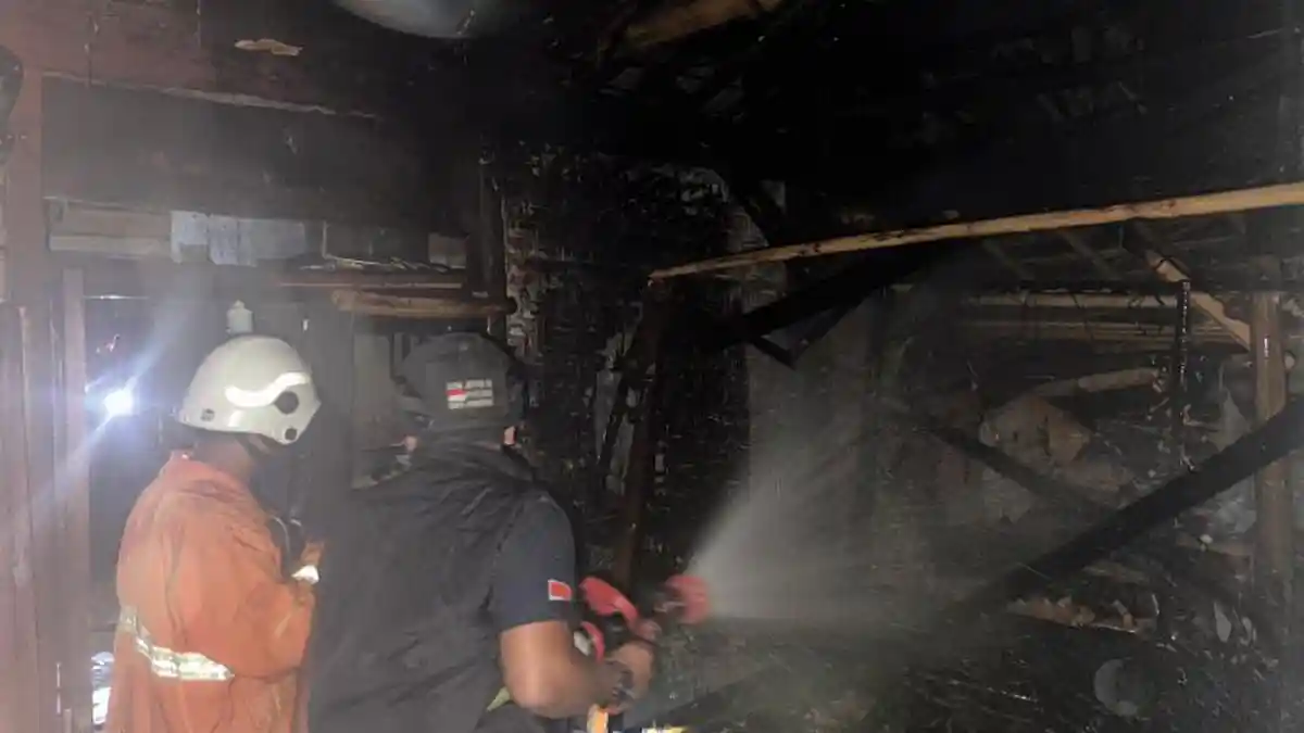   Dini Hari, Sebuah Rumah di Tlogosari Bondowoso Ludes Terbakar