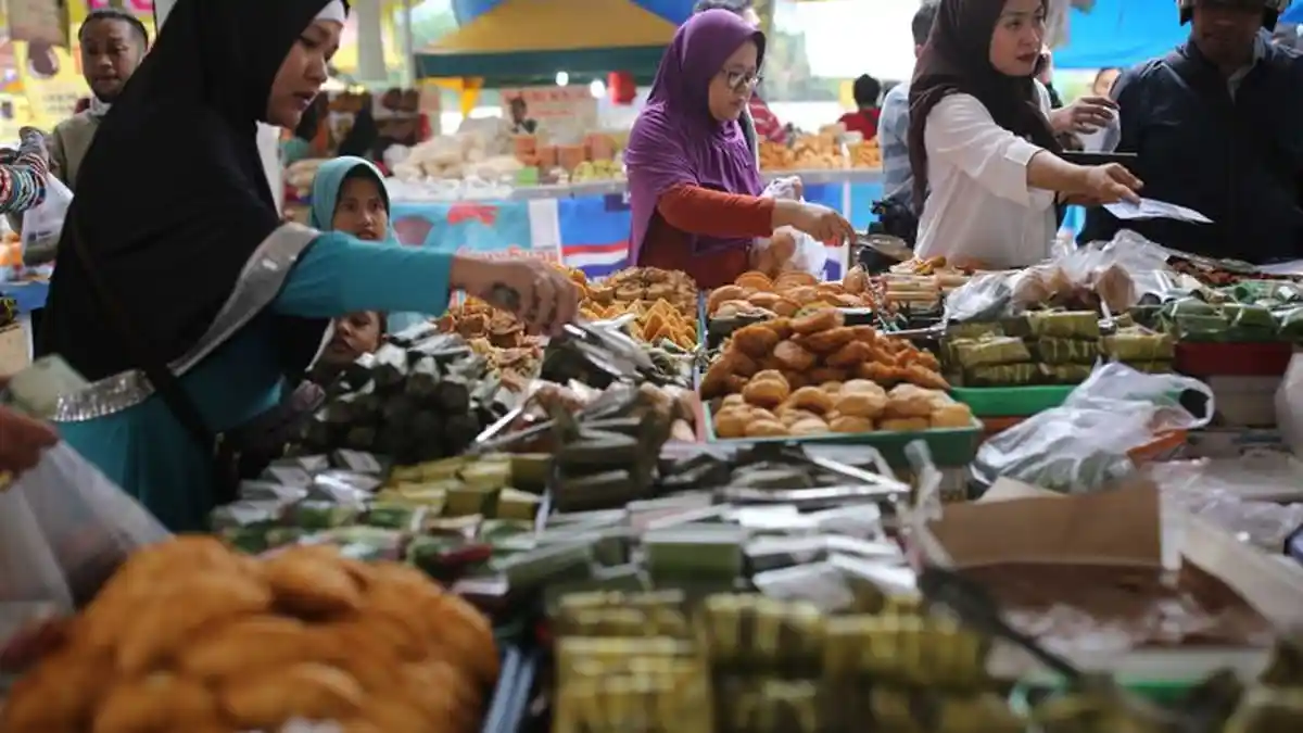 5 Tempat War Takjil Terlengkap di Solo, Komplit dari Jajanan Legend hingga Menu Kekinian