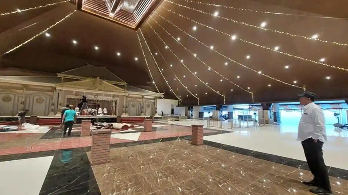 Bagus Banget, Dekorasi Hajatan Putra Bupati Karanganyar Bernuansa Mangkuneragan dan Adat Minang