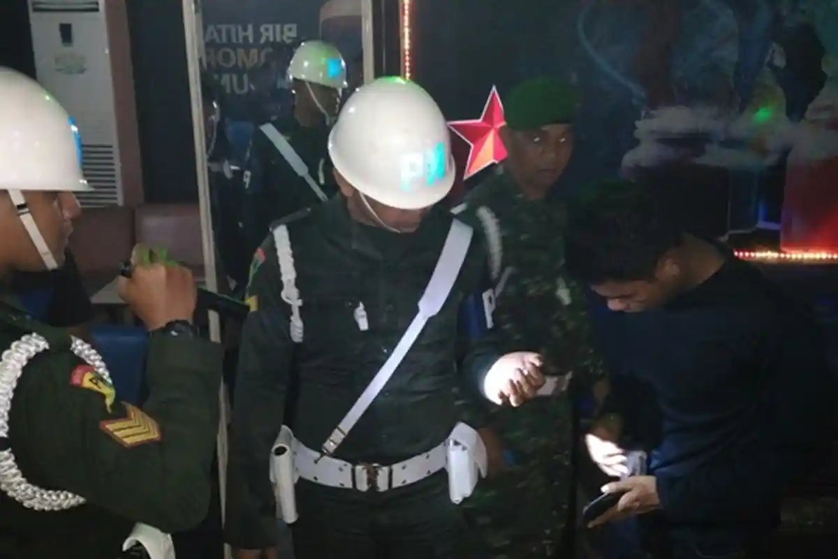 BREAKING NEWS & FOTO: Lima Oknum Anggota TNI Terjaring Razia Denpom, Satu Sempat tak Ngaku