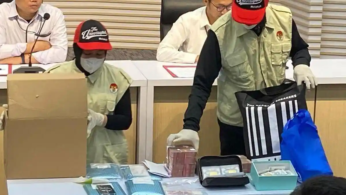 Kpk Tetapkan Lima Tersangka Ott Pegawai Pajak Kepala Kpp Madya Jakarta