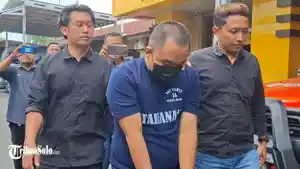 Seorang-guru-agama-di-Sragen-ditangkap-polisi-2.jpg
