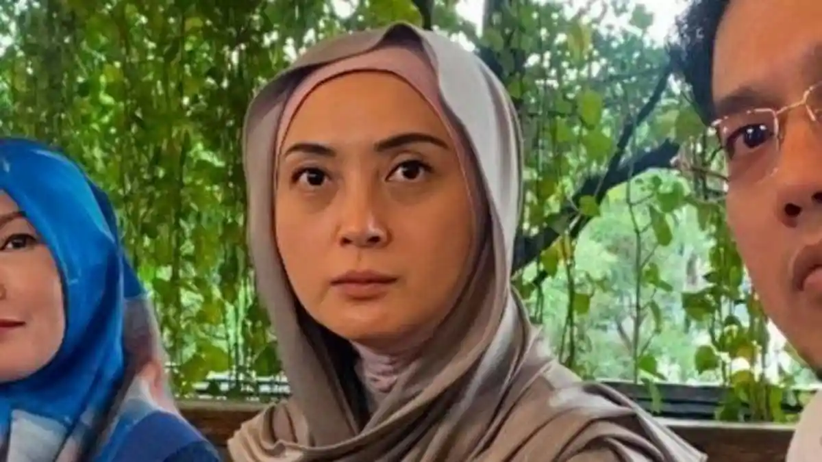 SOSOK Pemilik Travel Umrah Tipu Della Puspita Rp390 Juta Ternyata Mantan Artis, Niat Bantu Teman