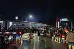 TRUK-VS-KA-Kondisi-tabrakan-KA-Dhoho-vs-truk-muatan-pasir-di-perlintasan-Jl-Imam.jpg