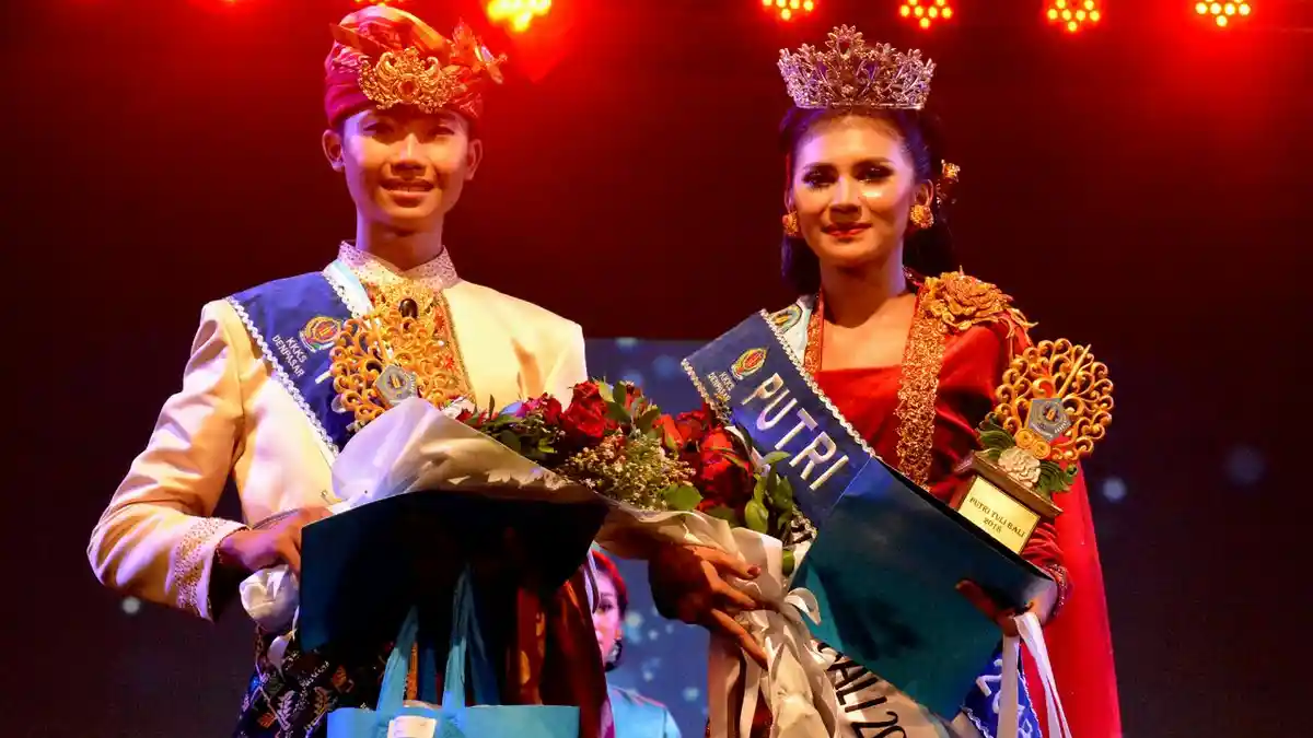 Putu Wahyu Putra Sudianta dan Ni Luh Dewi Setiawati Putra Putri Tuli Bali 2018