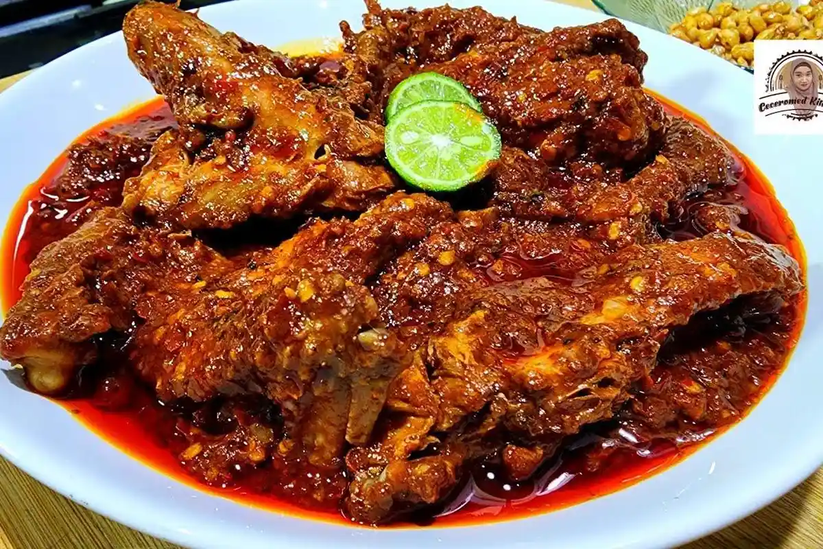 Pedasnya Ayam Rarang,  Kuliner Khas Lombok Timur yang Bikin Ketagihan