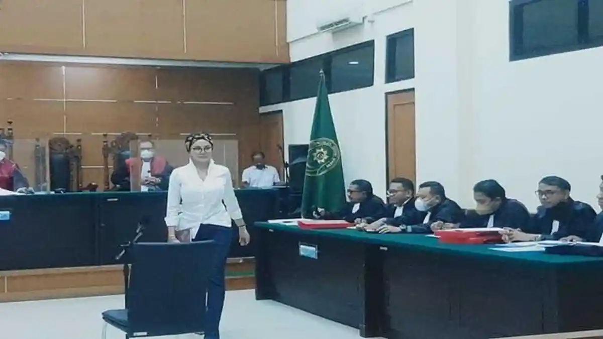 Senyumnya Palsu, Pakar Soroti Wajah Riang Nikita Mirzani saat Ditahan ...