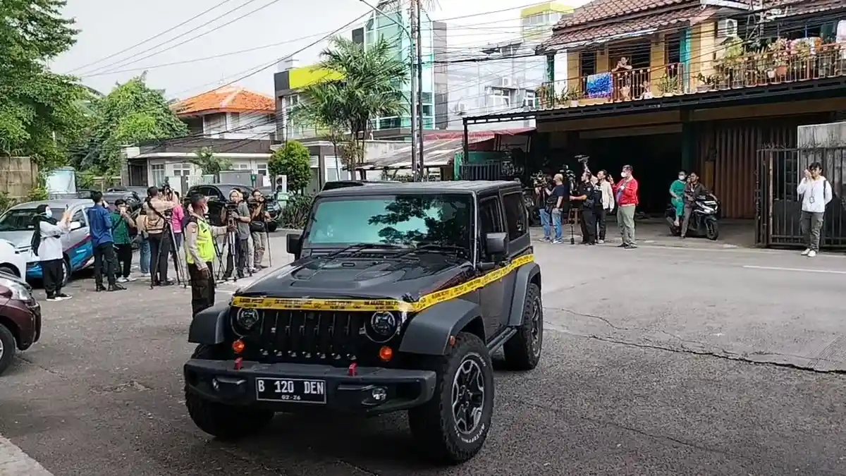 Rekonstruksi Penganiayaan David, Mobil Rubicon Mario Dandy Berpelat Palsu Dililit Garis Kuning