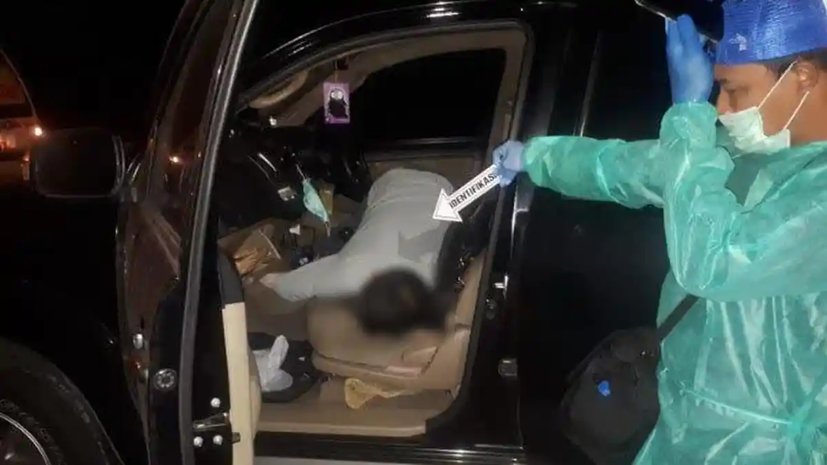 Pria WNA Malaysia Meninggal dalam Mobil di Pintu Masuk Tol Manyar Gresik, Ada Cairan dari Mulut