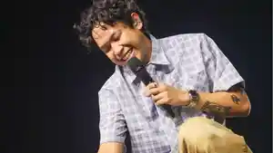 Baskara-Putra-atau-lebih-dikenal-dengan-Hindia-sukses-di-dunia-musik.jpg