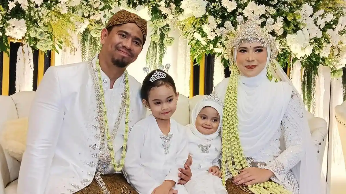 Fitri Tropica Tidak Mau Tambah Anak demi Tambah Kebahagiaannya Bersama ...