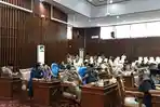 Rapat-paripurna-Jawaban-Gubernur-Ditolak.jpg