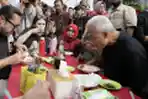 Capres Ganjar Sarapan di Pasar Lama Bekasi
