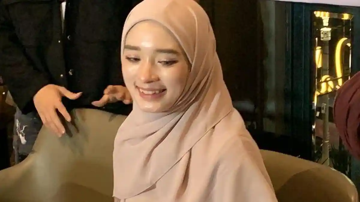 Momen Inara Rusli Melepas Cadar saat Konferensi Pers, Semua Kompak Ucap "Masya Allah"