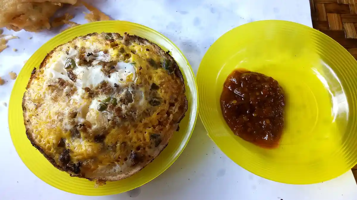 Cicipi Sensasi Serabi dengan Sambal Terasi yang Menggelegar di Lidah