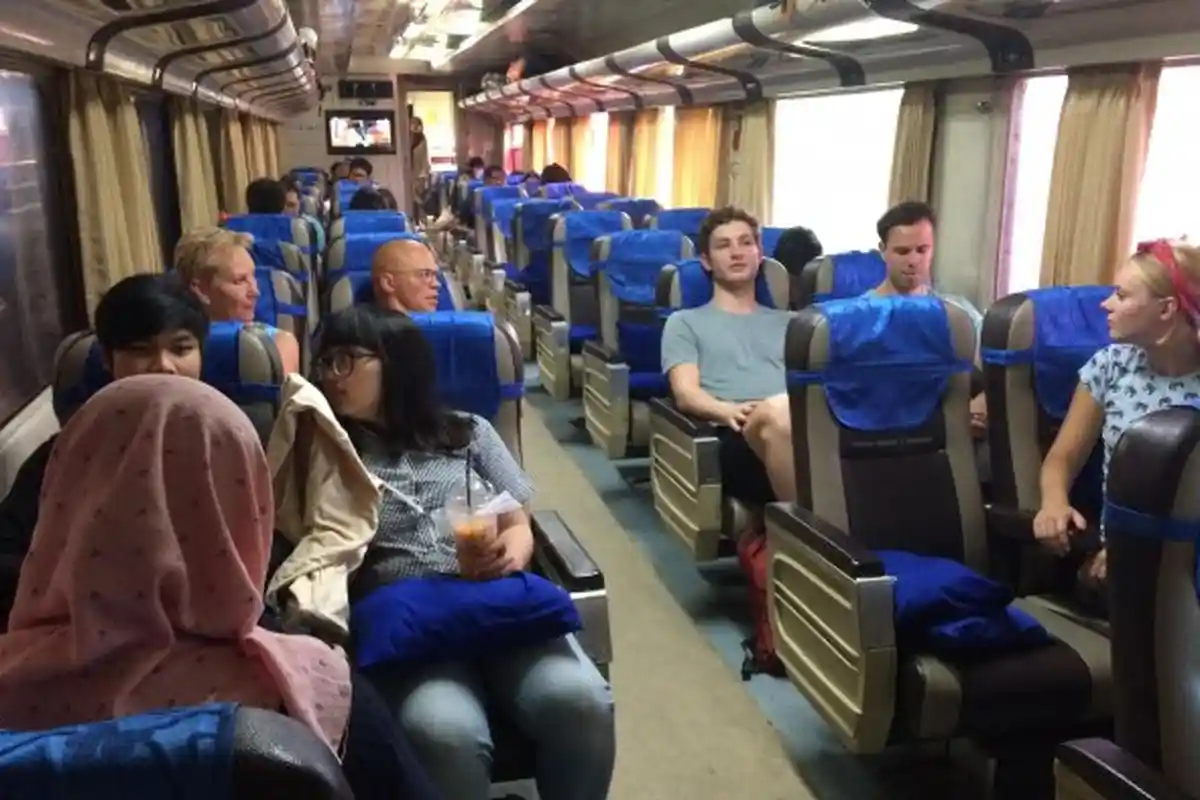 Warga Pilih Naik Kereta Api Saat Lebaran karena Bebas Macet