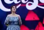 Aksi Panggung Raisa di Mandiri Karnaval