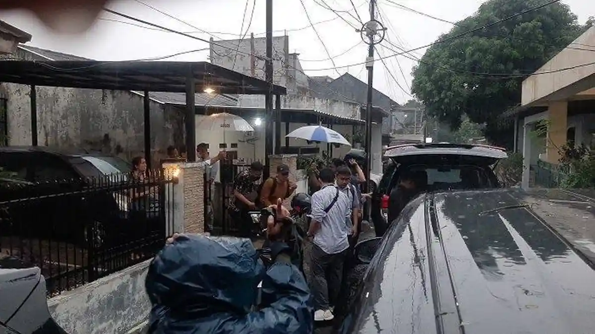 Selama 6 jam KPK Geledah Rumah Milik Dua Adik Rafael Alun di Cirendeu 
