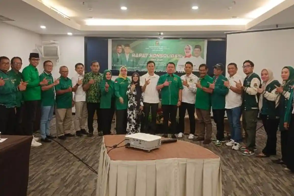 Akbar Yusuf Kenalkan Irwan Hasan Sekretaris Baru PPP Makassar Pengganti Rachmat Taqwa