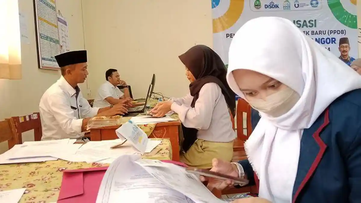 Disdik Jabar Catat 47.500 Orang Daftar pada Hari Pertama PPDB 2023, Kuota 300 Ribu
