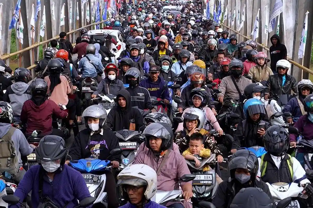 Gara-gara Sopir Angkot Tertidur, Puncak Bogor Macet Parah