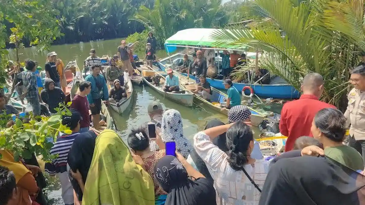 BREAKING NEWS: Mayat Pria Mengapung di Sungai Gegerkan Warga Pampang IV Makassar