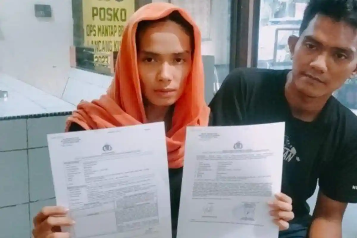 4 Polisi Hanya Menonton saat Ramadhani Putri Dipukuli 10 Debt Collector di Depan Kantor Polisi