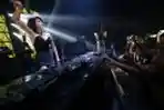 Aksi Panggung DJ Katty Butterfly Sapa Para Fansnya