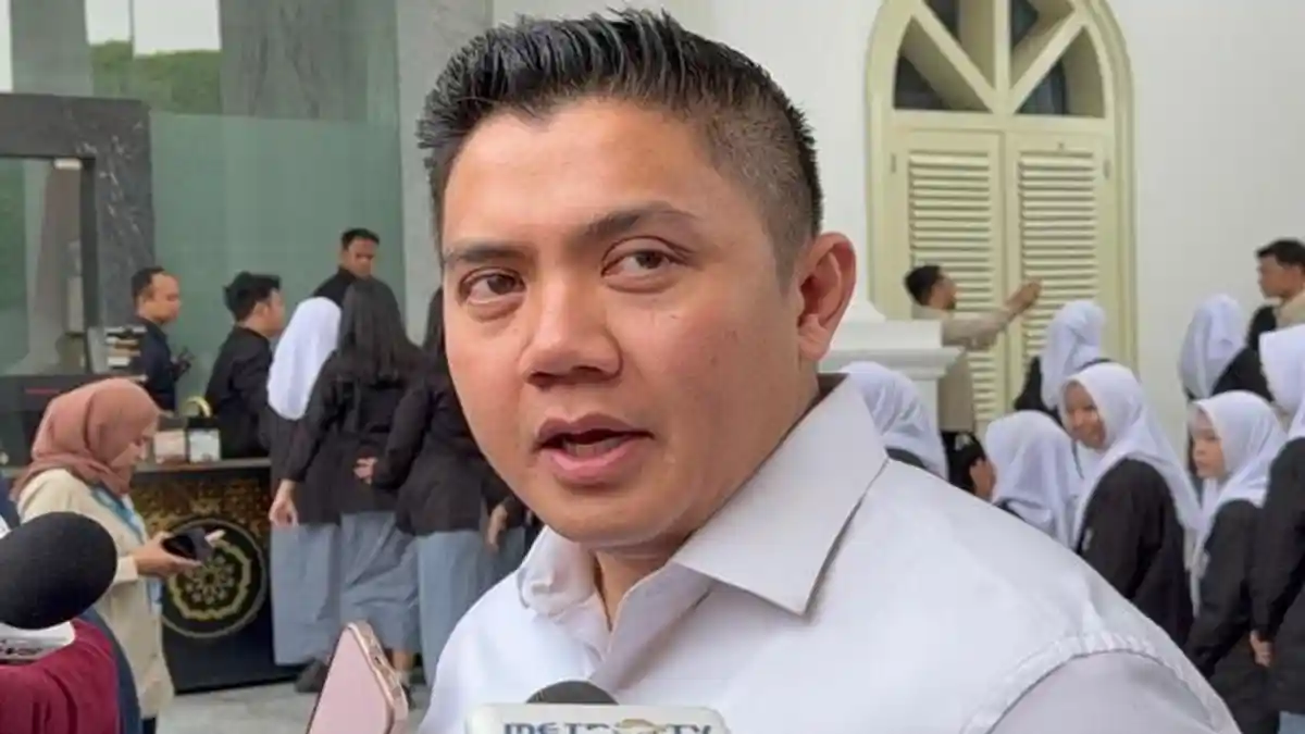 Kritik Muncul Banyaknya Pengamat, Teddy Indra Wijaya: Tapi Rakyat Lebih Percaya Prabowo