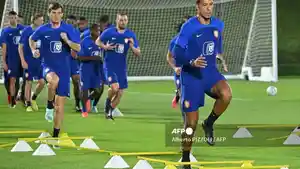 Van-Dijk.jpg