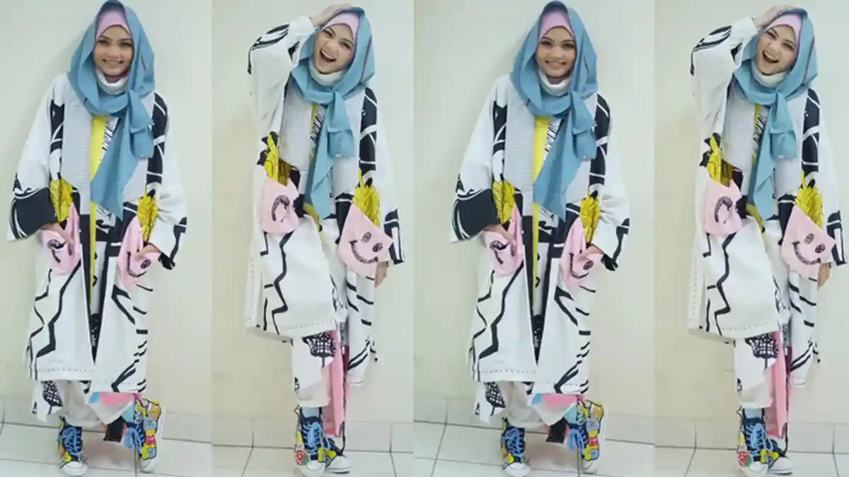 Gaya Busananya Dikritik Netizen, Rina Nose Curhat di Instagram