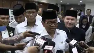 Gubernur-DKI-Jakarta-Pramono-Anung-saat-ditemui-di-Balai-Kota-Jakarta-Rabu-972025.jpg