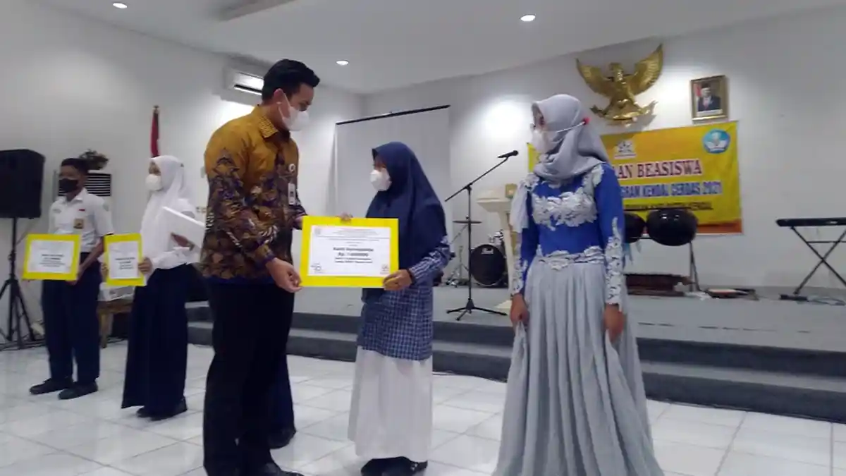 Penghujung Tahun, 150 Pelajar Berprestasi Dapat Beasiswa, Disdikbud: Bagian Program Kendal Cerdas