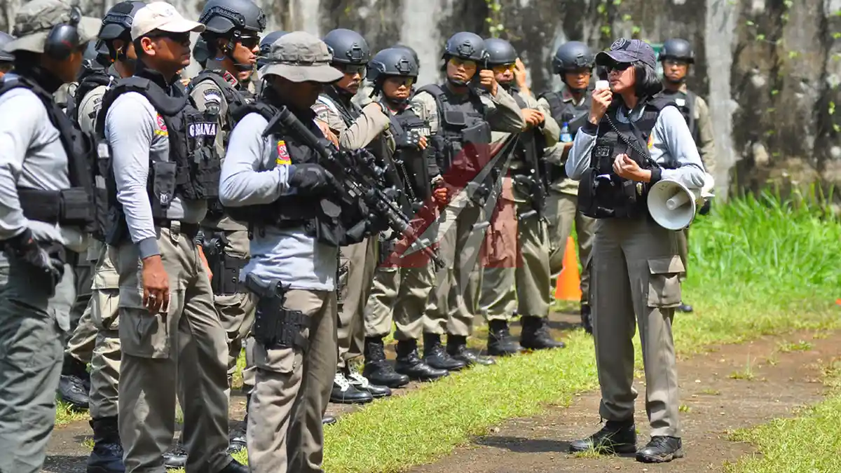 Inilah Briptu Christeel Racheltania, Polwan Brimob  Master CRT Didikan Pasukan Khusus AS