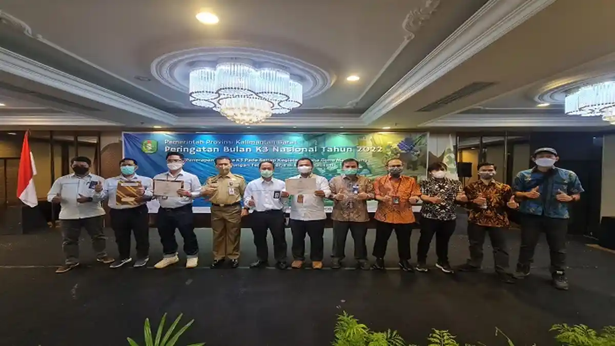 Peringatan Bulan K3 Nasional, PLN Kalbar Beserta 2 Unit Layanannya Raih Penghargaan Zero Accident