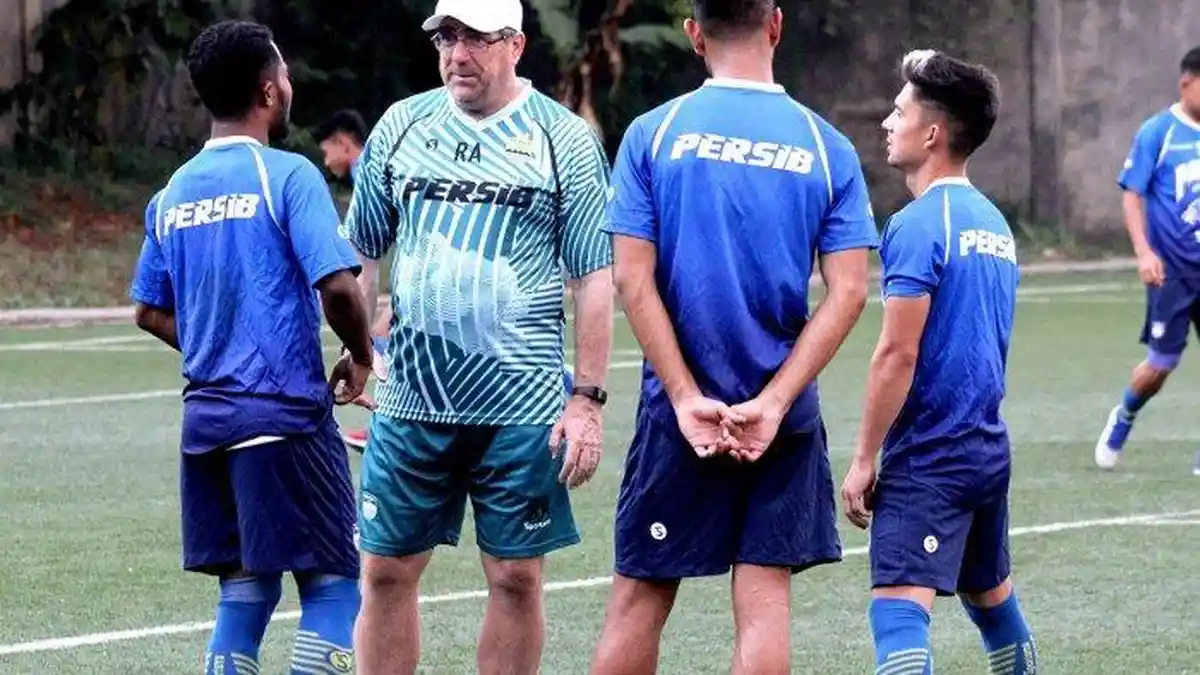 Gelandang Persib Bandung Bersyukur Kondisi Kebugarannya Terjaga Setelah Jalankan Program Latihan