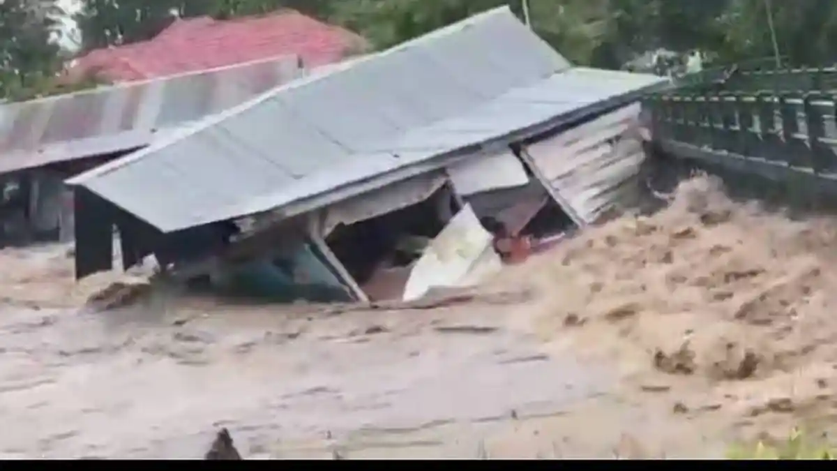 Ganasnya Banjir di Soppeng, Dua Rumah Beserta Isinya Hanyut Tak Bersisa Terbawa Arus Deras