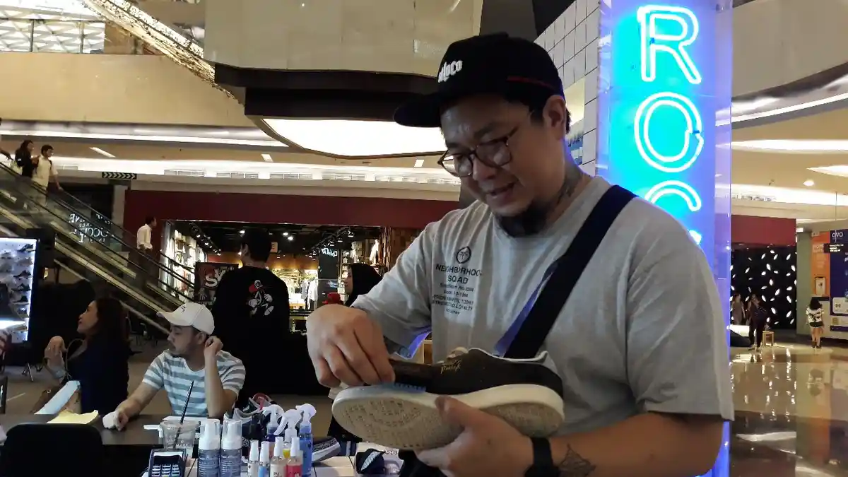 Begini Tips Merawat Sepatu Kesayangan Agar Tak Mudah Berjamur