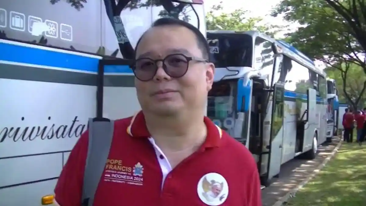 Regi Tetap Antusias Ikut Misa di SUGBK meski Momen Kedua Bertemu Paus