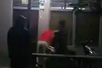 Oknum-kadus-jadi-tersangka-perzinaan-setelah-tepergok-keluar-dari-kamar-istri-orang.jpg